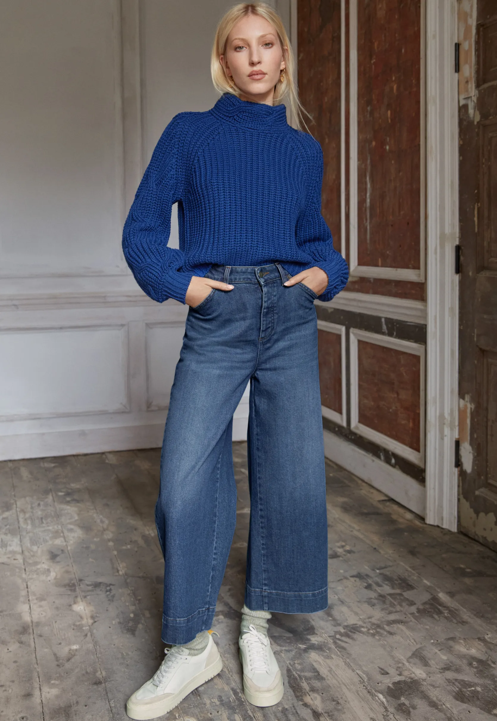 cableknit_sweater_3.webp Women Wrap London Knitwear*Cable-Knit Sweater