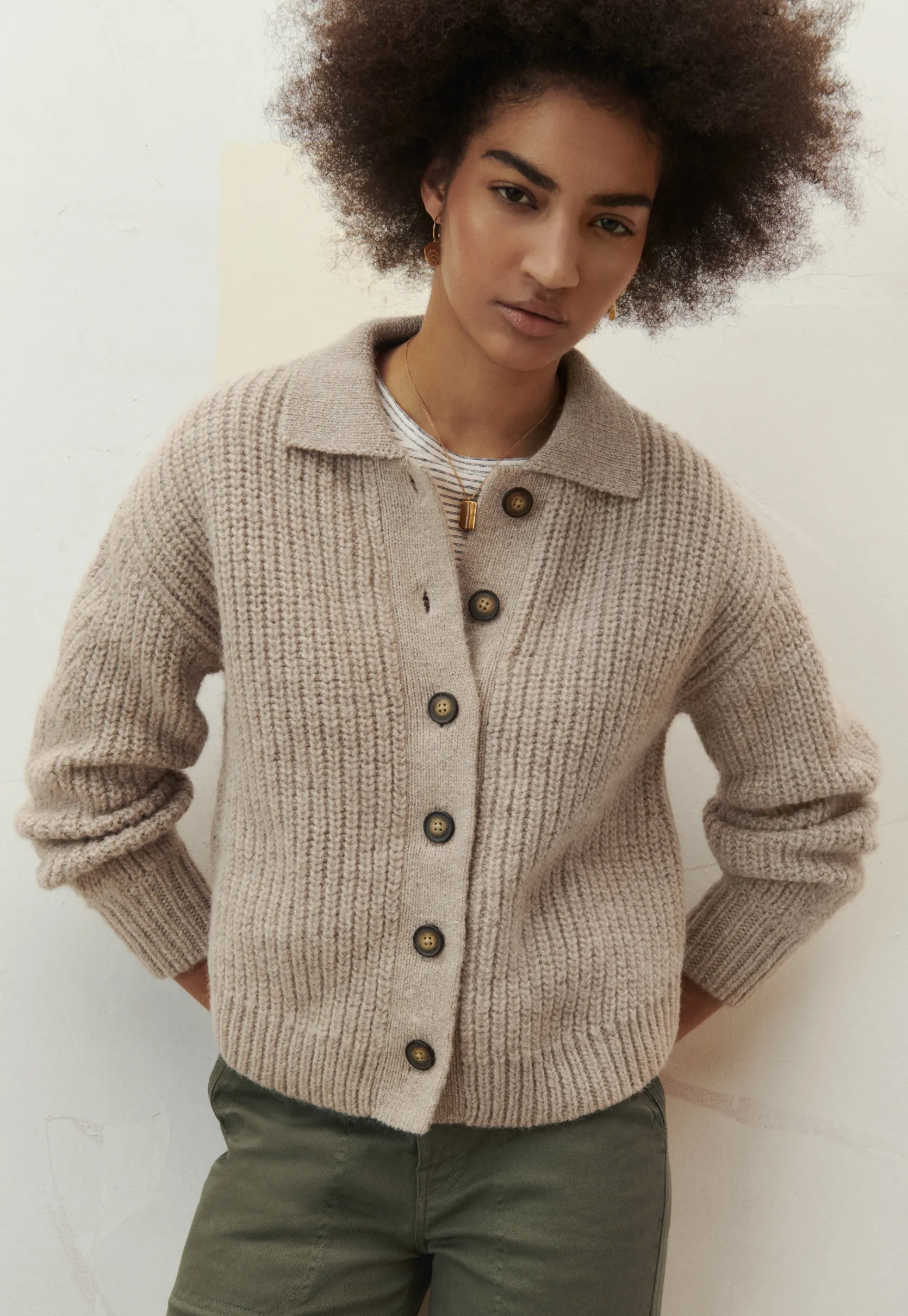 collared_cardigan_2.webp Women Wrap London Knitwear*Collared Cardigan