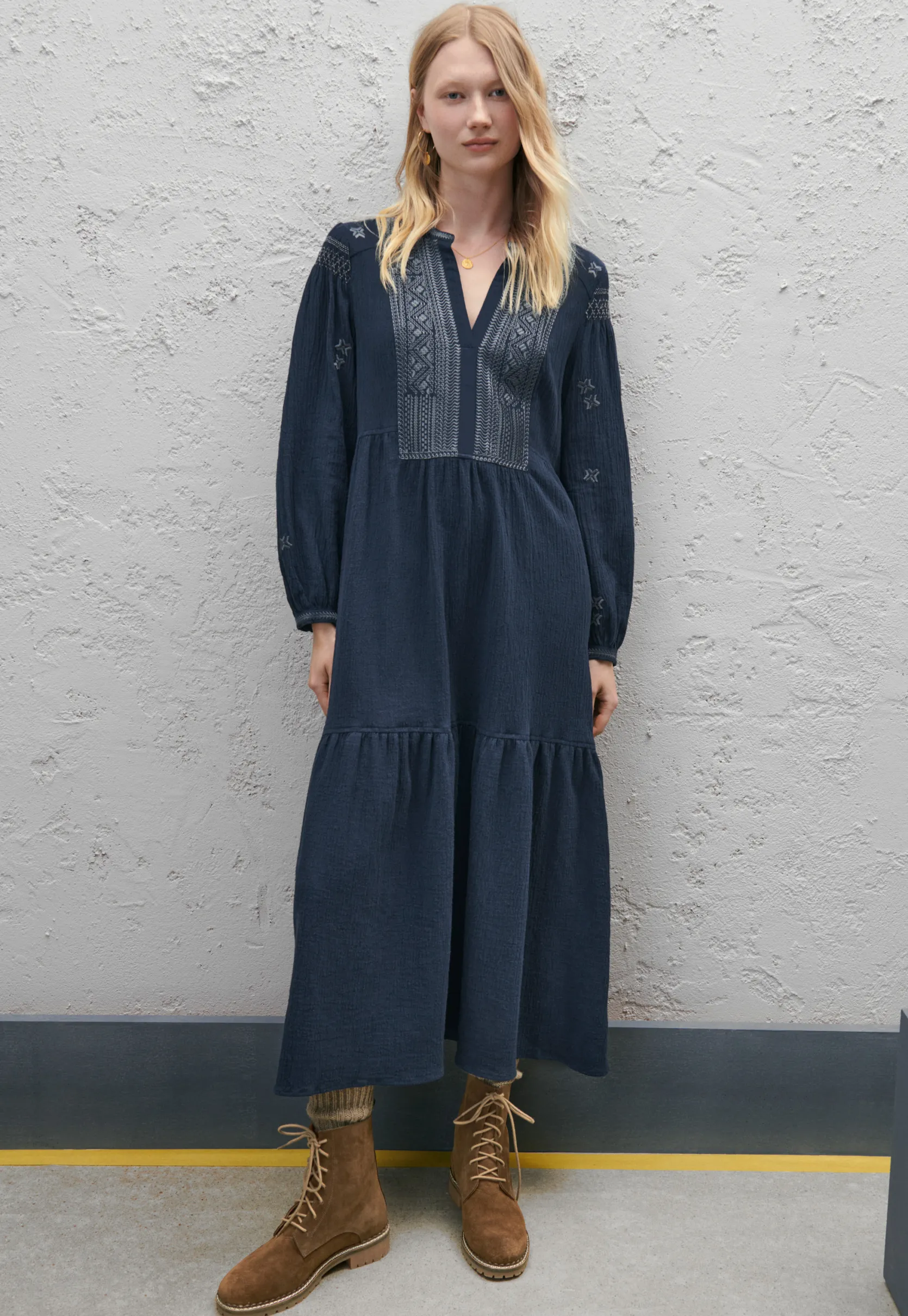 embroidered_dress_0.webp Women Wrap London Dresses & Skirts*Embroidered Dress