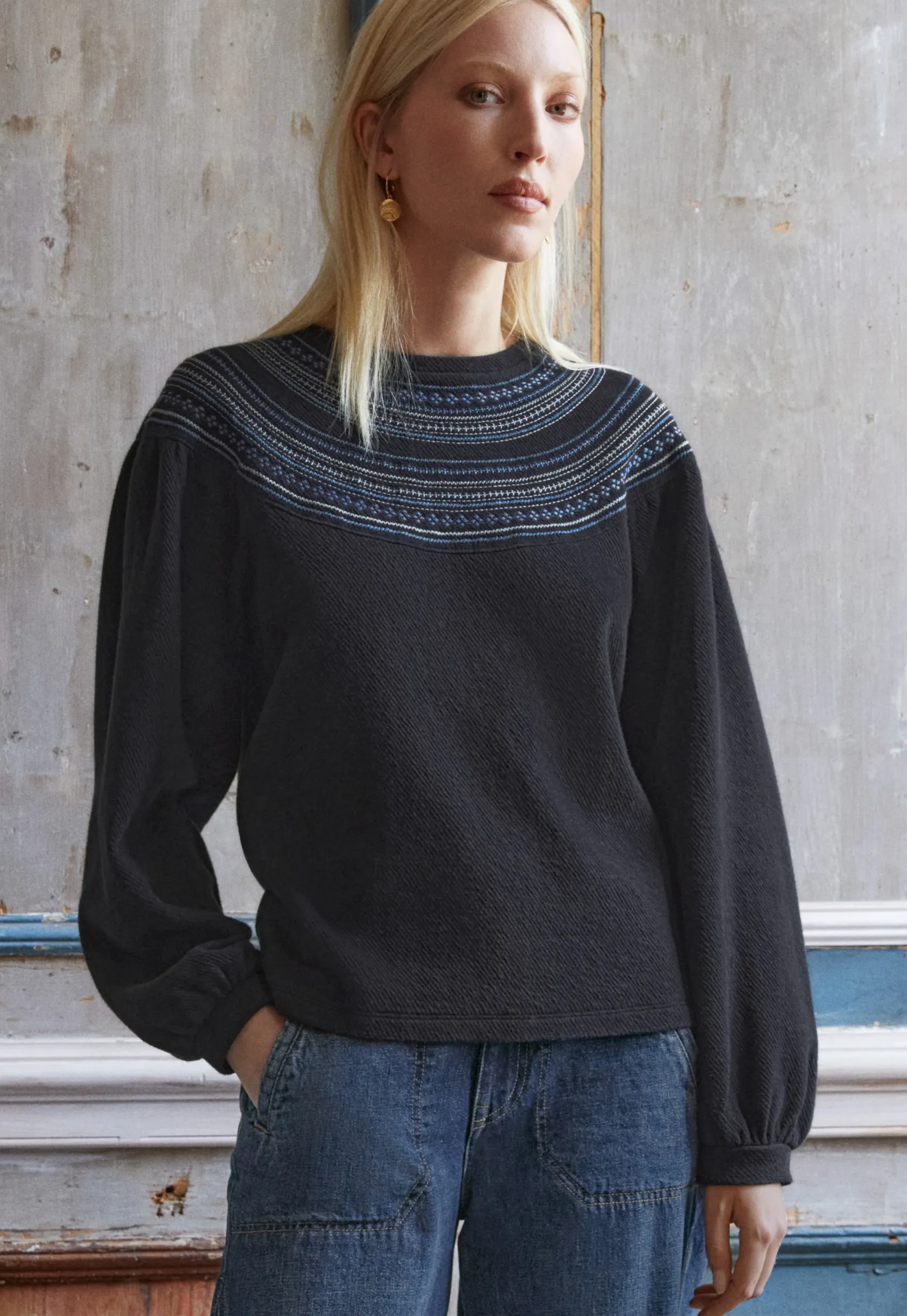 embroidered_sweatshirt_0-1.webp Women Wrap London Jersey Tops*Embroidered Sweatshirt