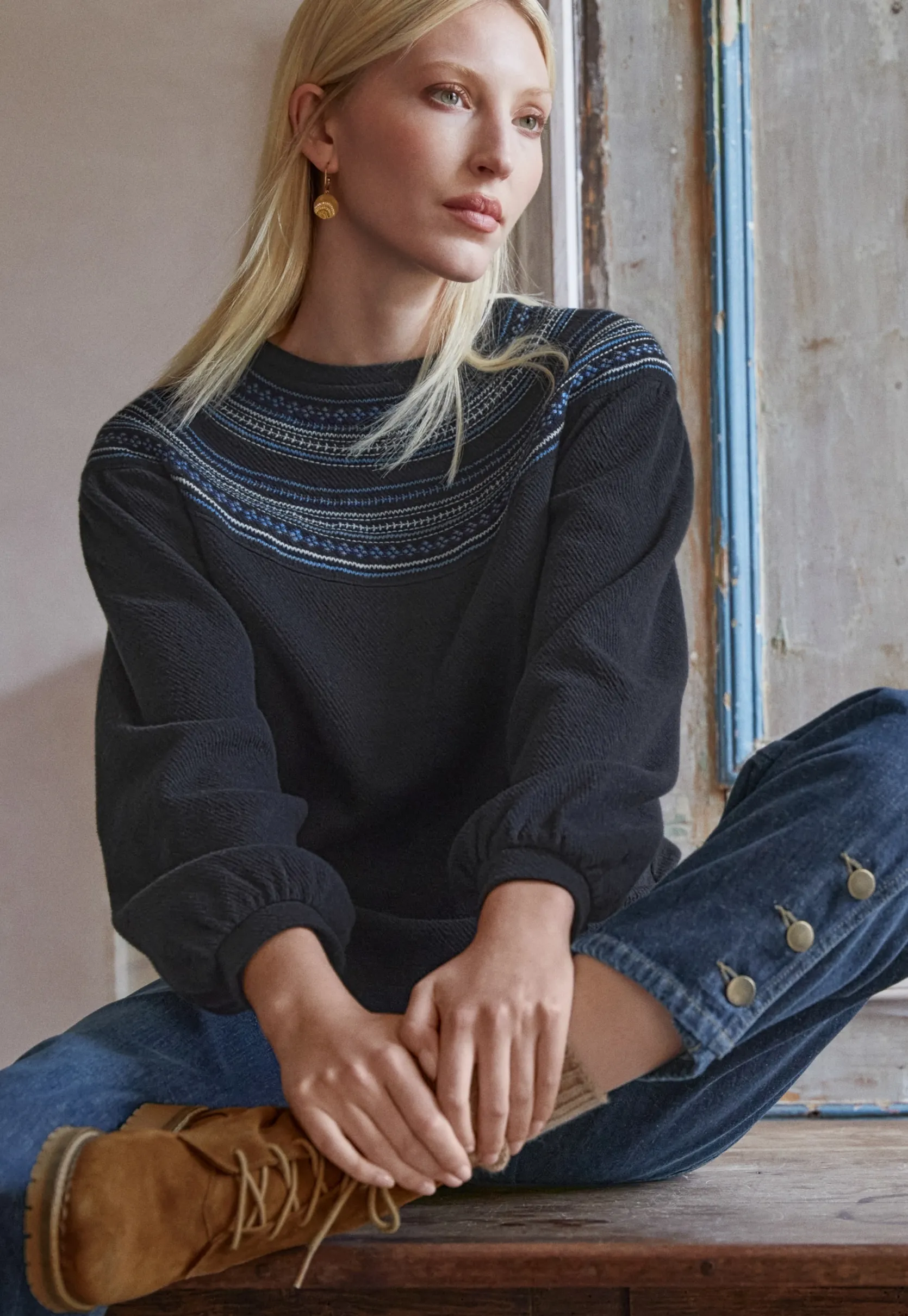embroidered_sweatshirt_1-1.webp Women Wrap London Jersey Tops*Embroidered Sweatshirt