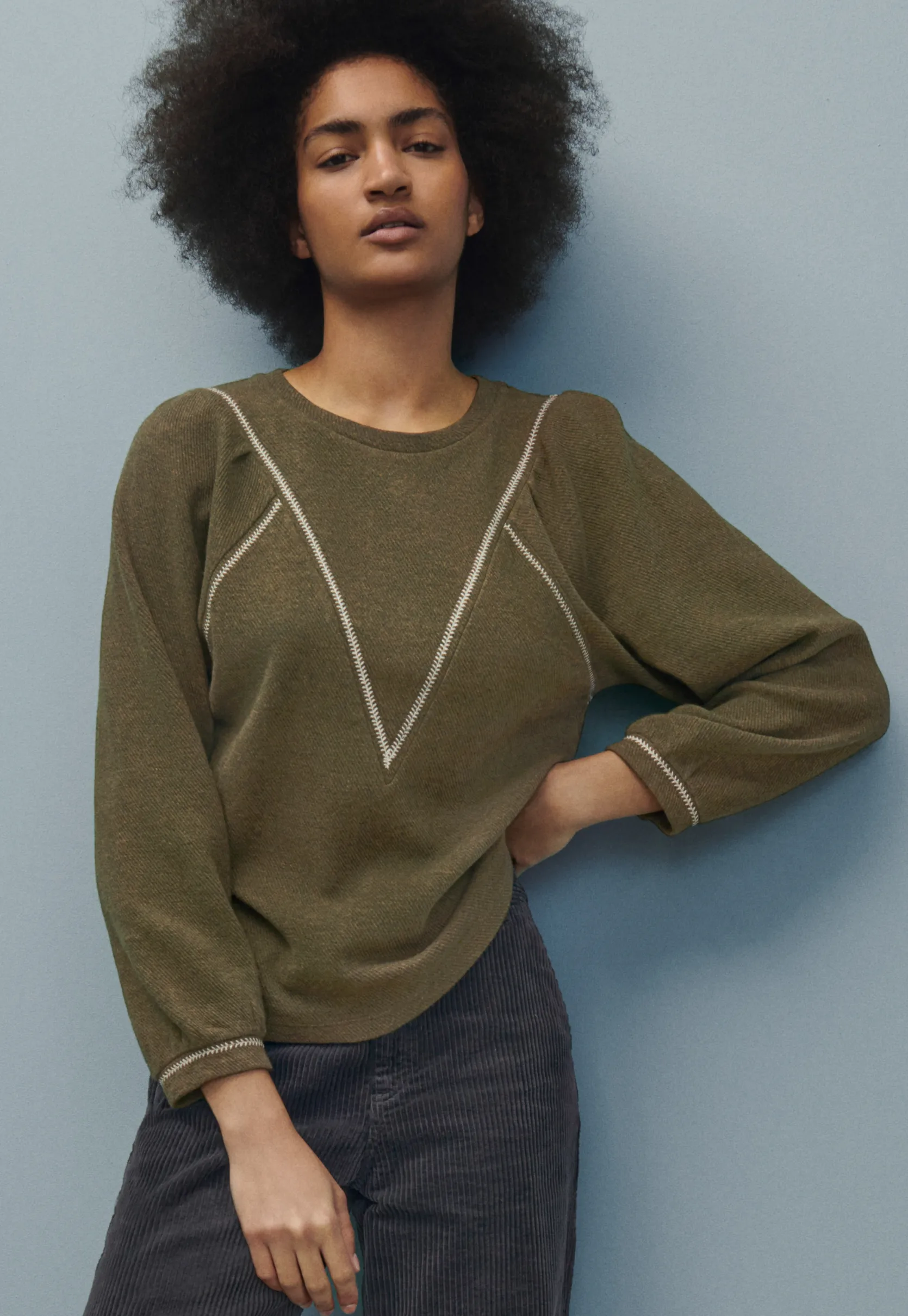 embroidered_sweatshirt_1.webp Women Wrap London Jersey Tops*Embroidered Sweatshirt
