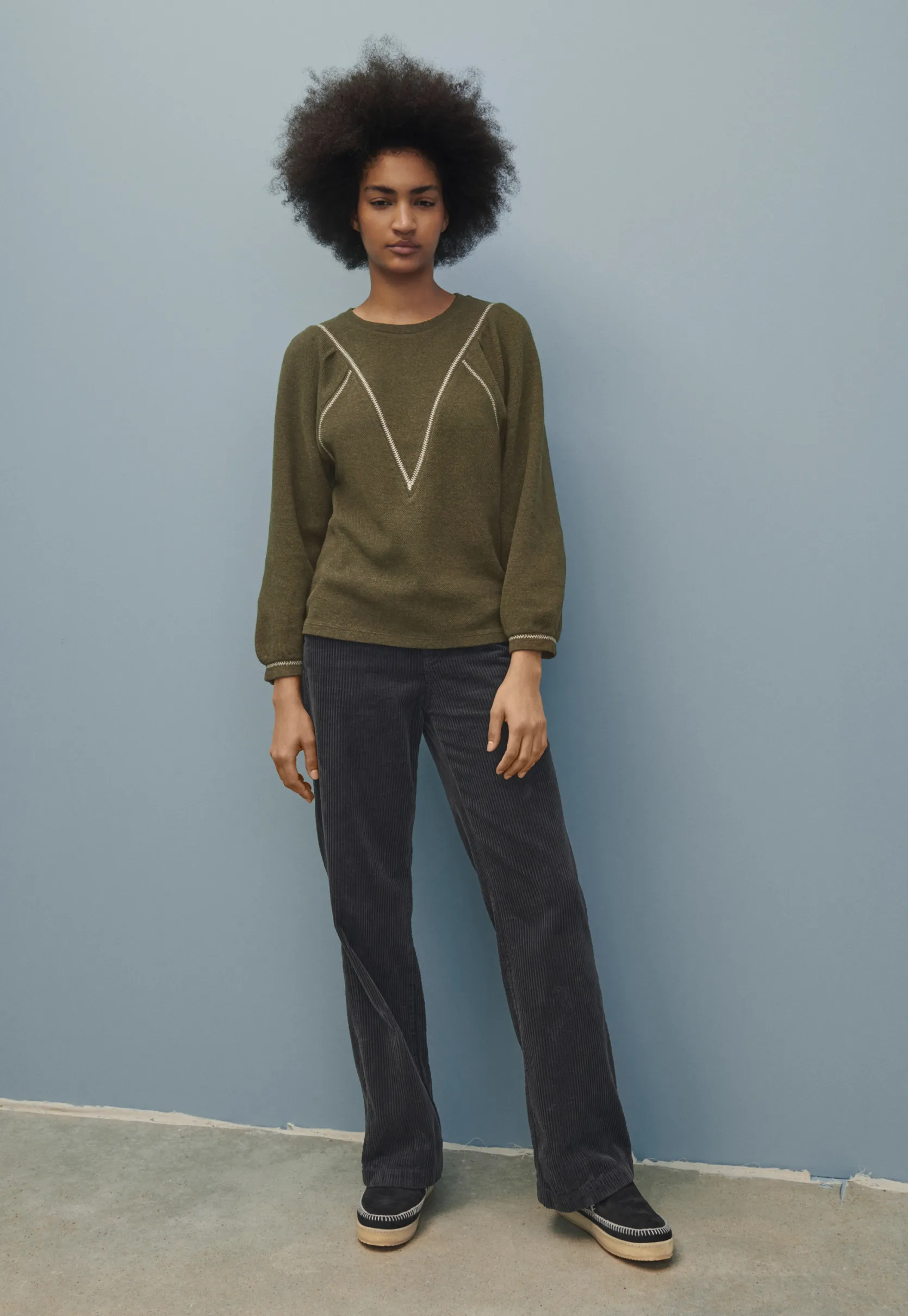embroidered_sweatshirt_4.webp Women Wrap London Jersey Tops*Embroidered Sweatshirt
