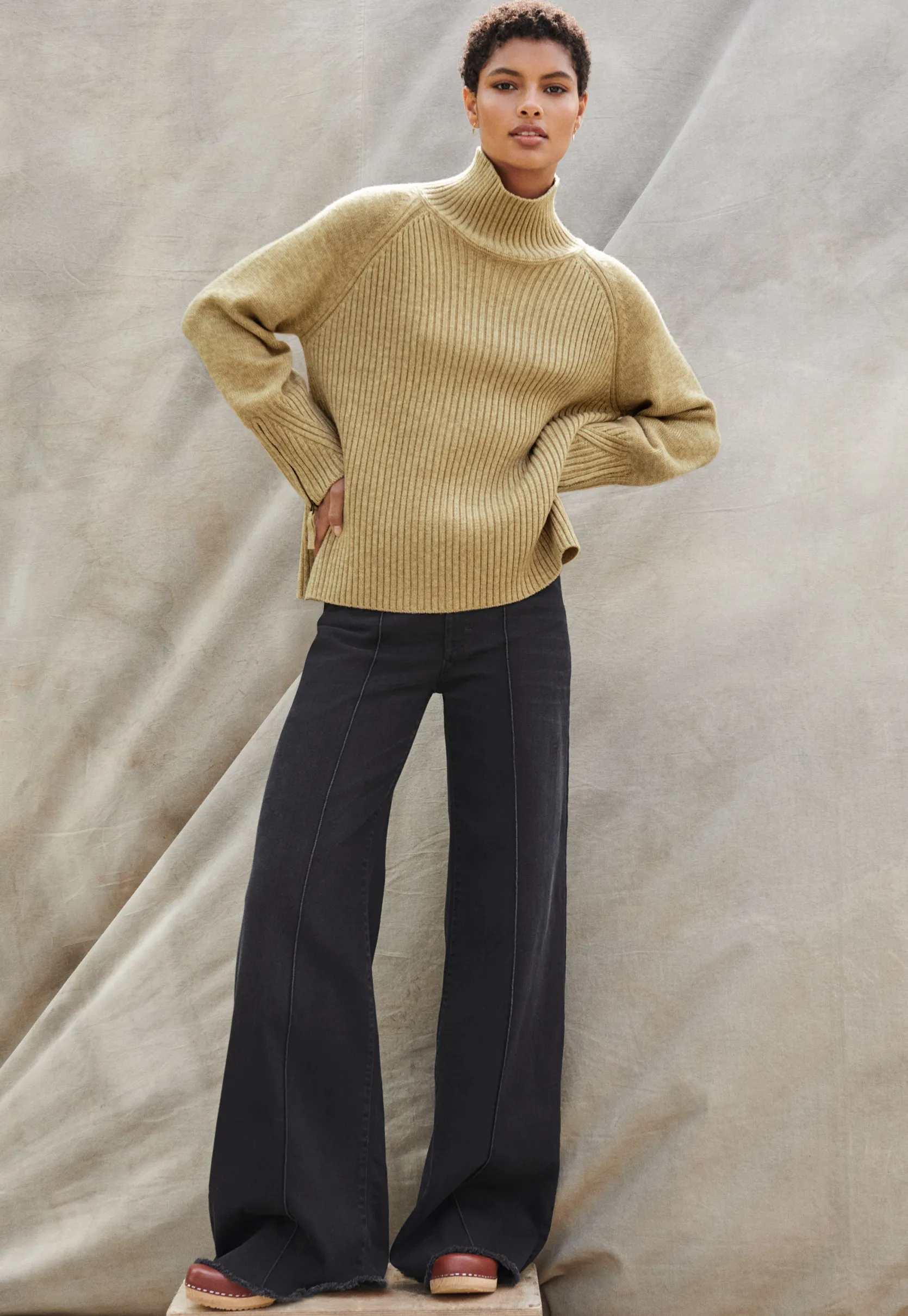 flared_jeans_1-1.webp Women Wrap London Jeans & Trousers*Flared Jeans