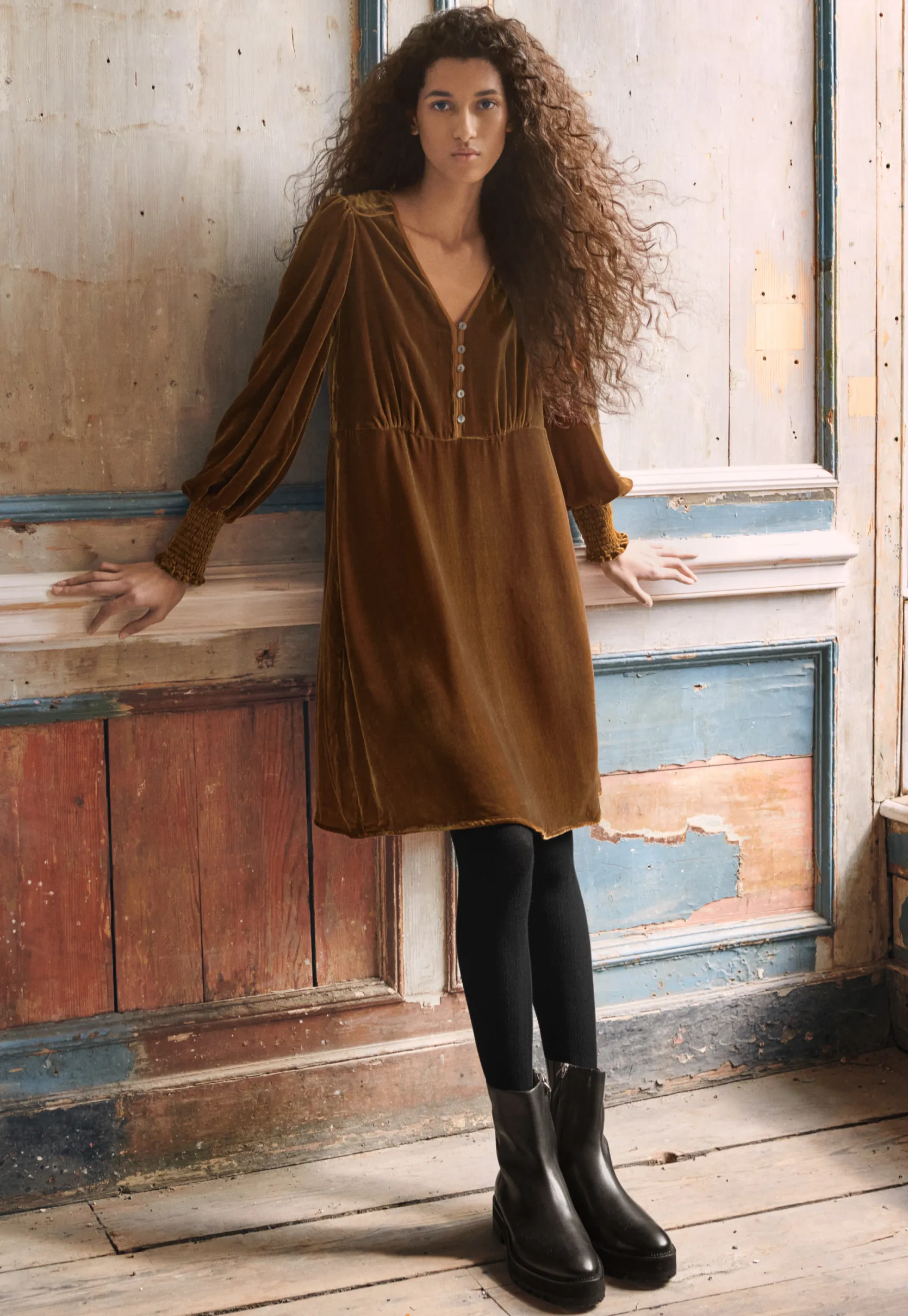 velvet_dress_2.webp Women Wrap London Dresses & Skirts*Velvet Dress